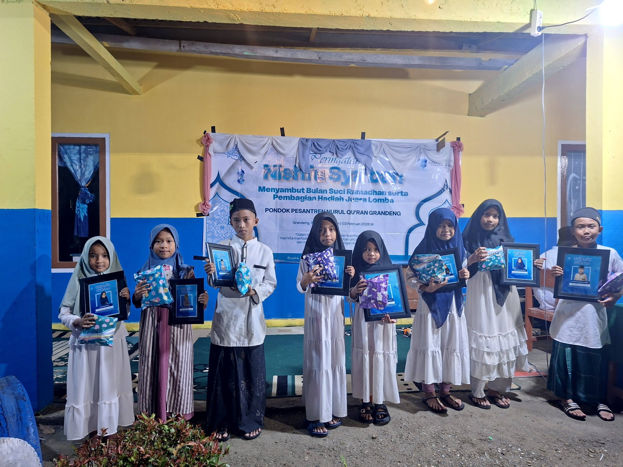 Pembagian hadiah juaran lomba